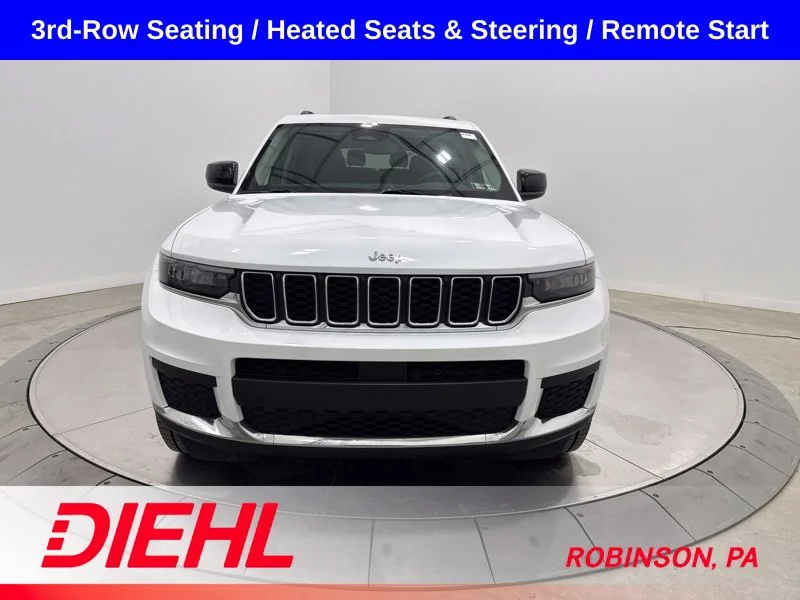 Used 2023 White Jeep Laredo image 2