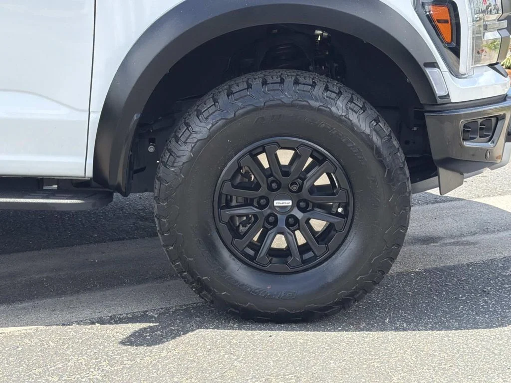 Used 2024 OXFORD WHITE Ford Raptor image 36