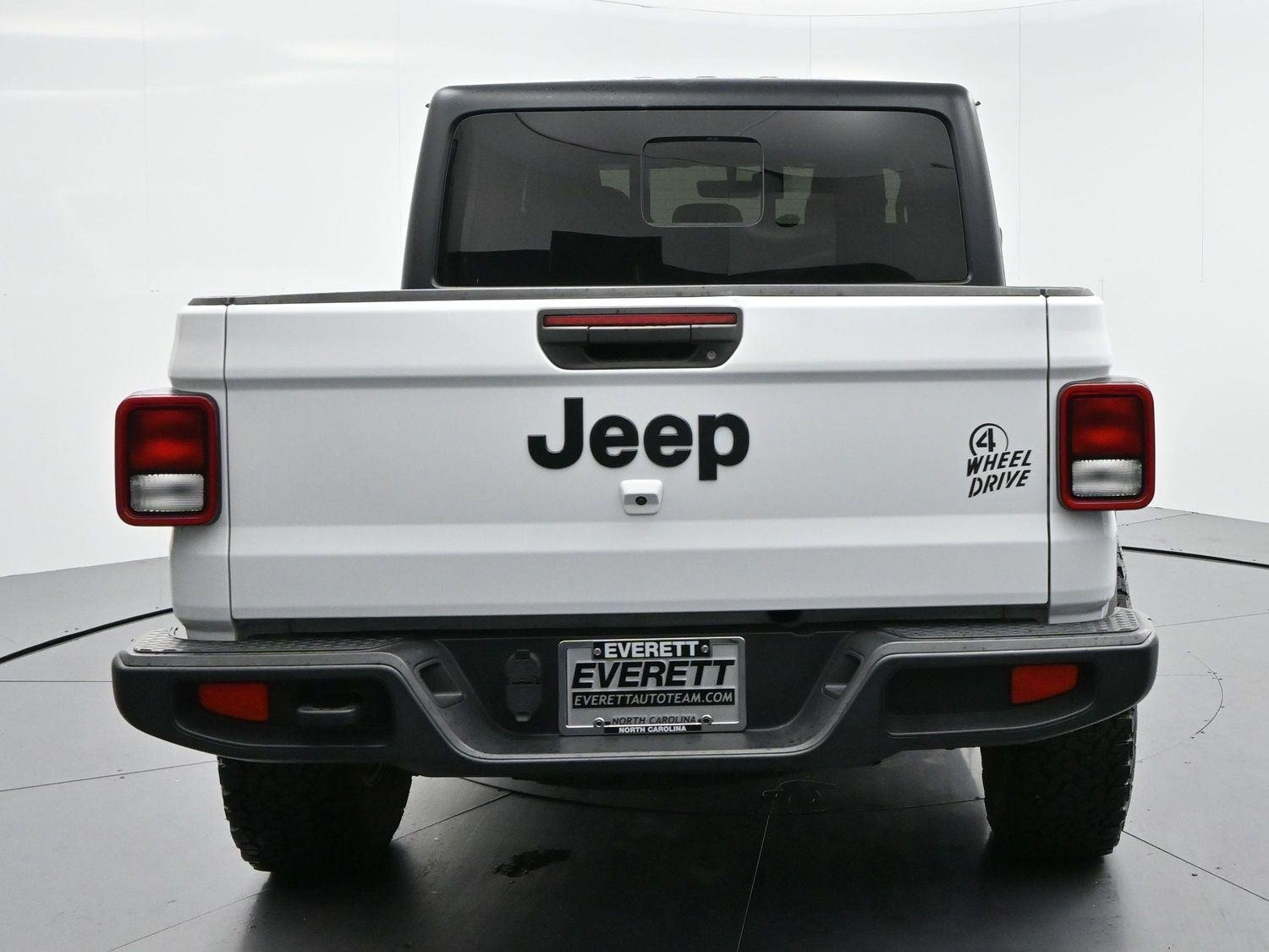 Used 2022 White Jeep Willys image 6