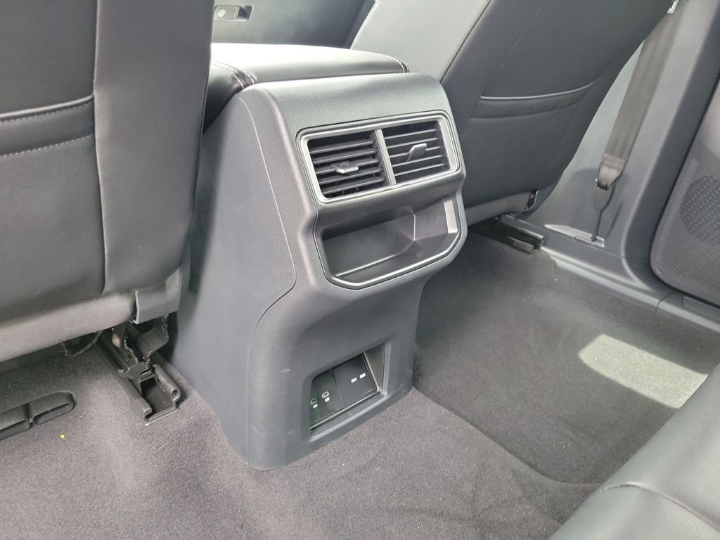 Certified Used 2024  Volkswagen 2.0T SE w/Technology image 13