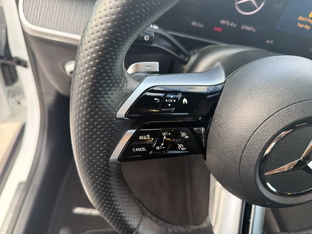 Used 2025  Mercedes-Benz GLC 350e image 17