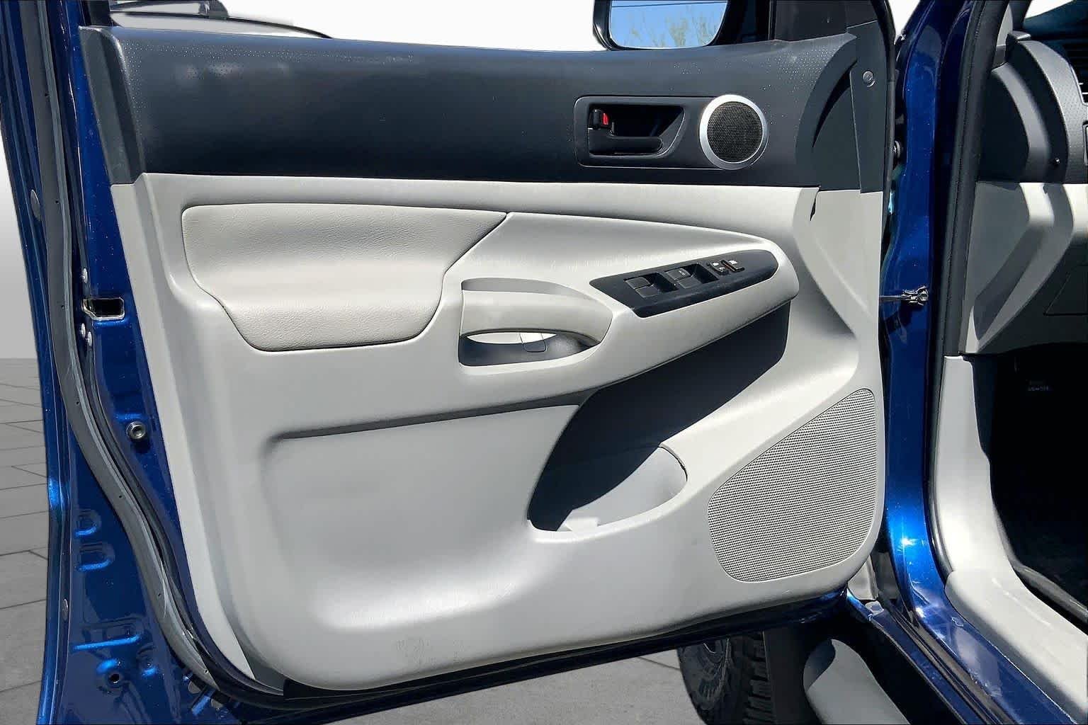 Used 2015 Blue Ribbon Metallic Toyota PreRunner image 19