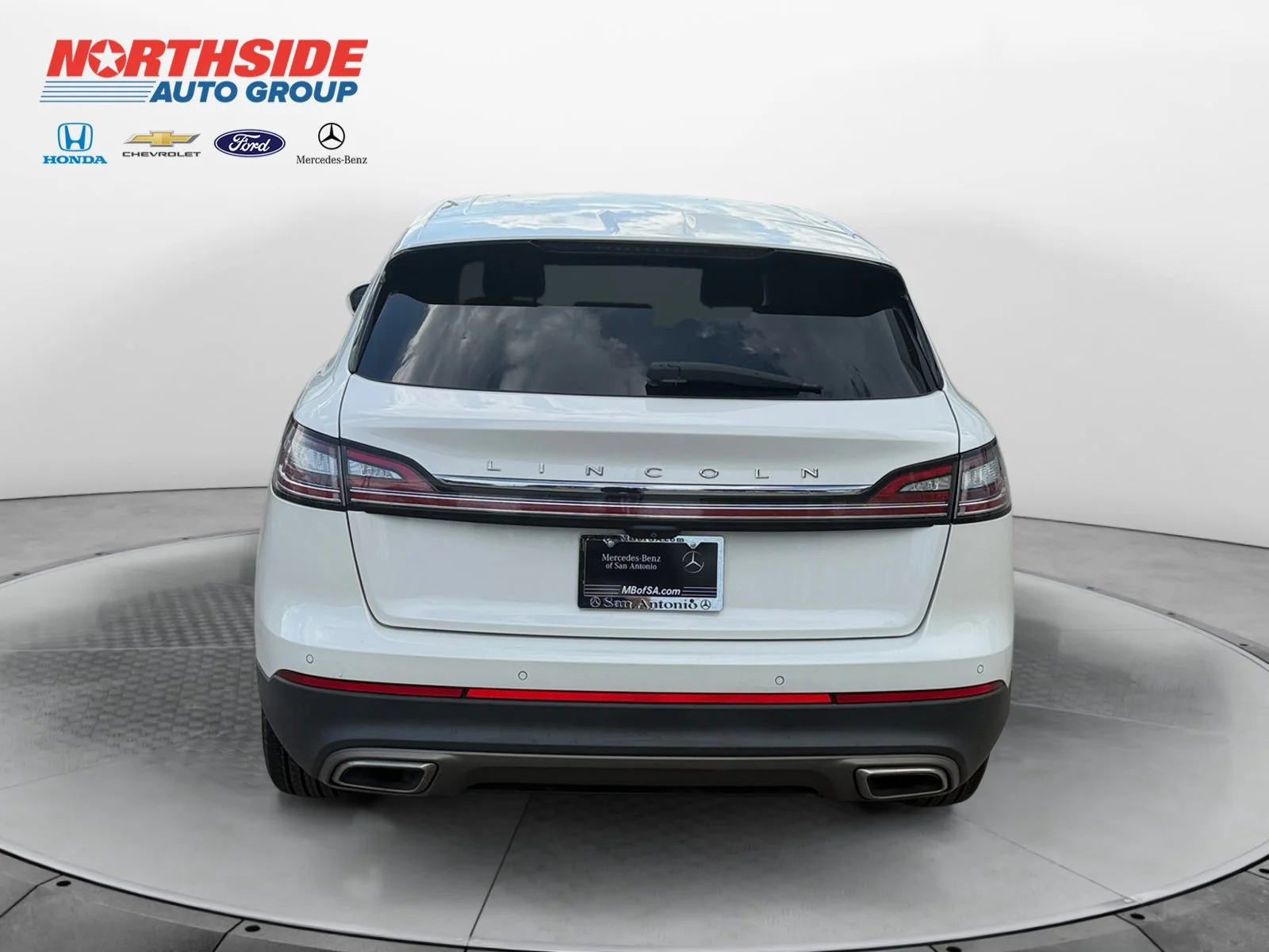 Used 2023 Pristine White Metallic Tri-Coat Lincoln Standard image 6