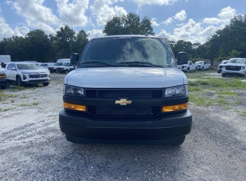 2026 Chevrolet Express Passenger LS - Photo 9