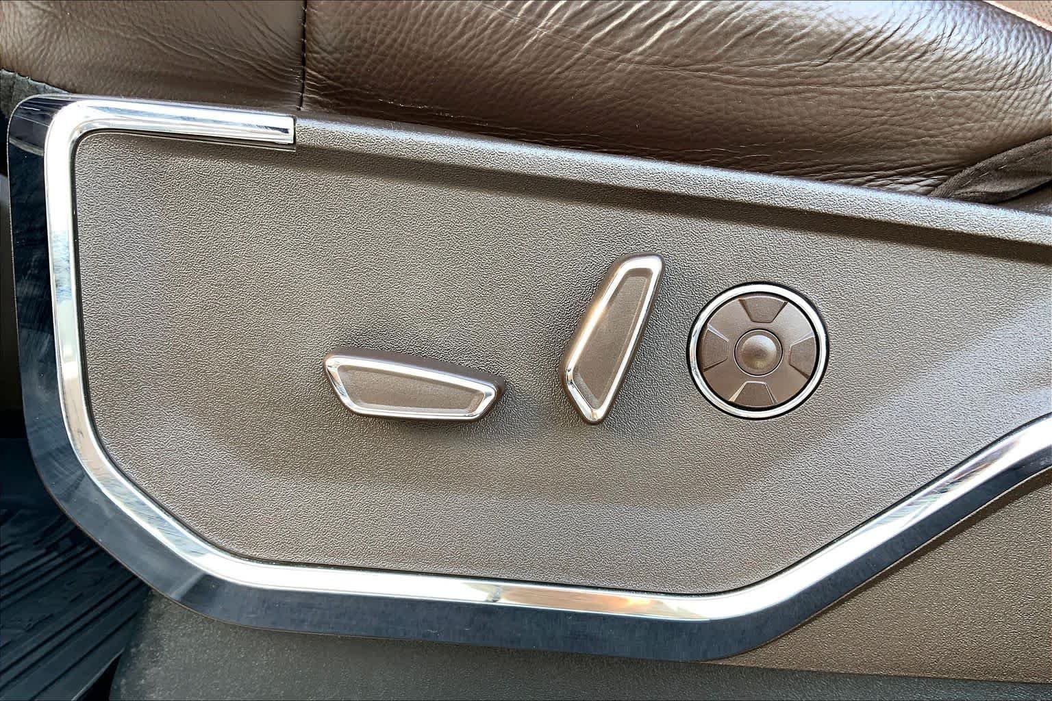Used 2024 Carbonized Gray/Darkened Bronze Ford King Ranch image 35