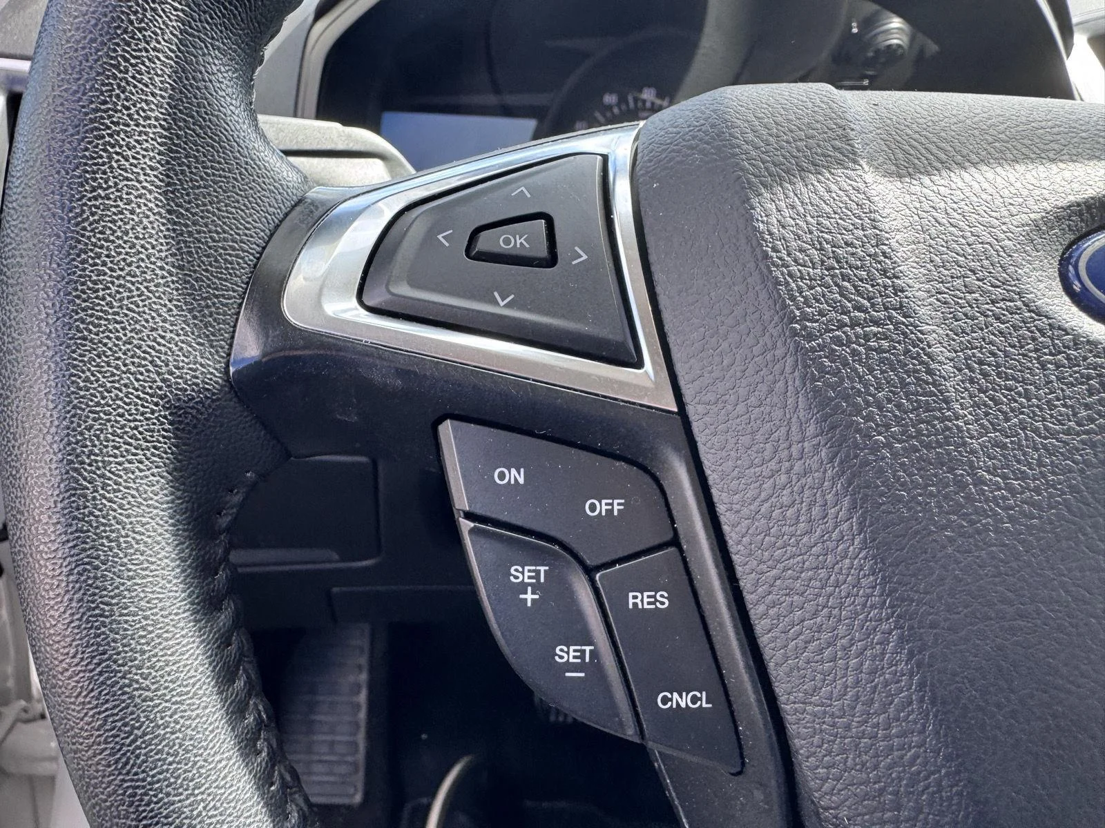 Used 2024 Star White Metallic Tri-Coat Ford SEL image 15