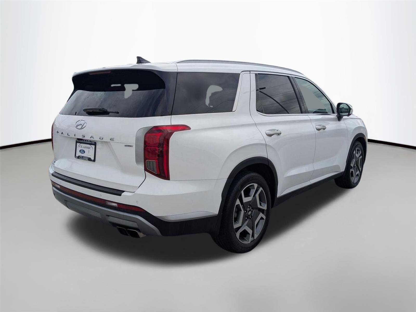 Used 2023 Silver Hyundai SEL image 6