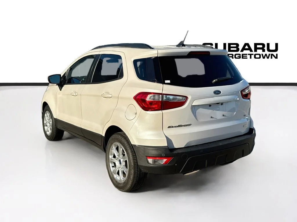 Used 2018 White Ford SE image 5