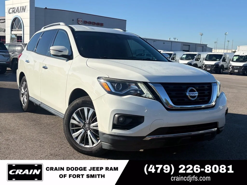 2020 Nissan Pathfinder SV