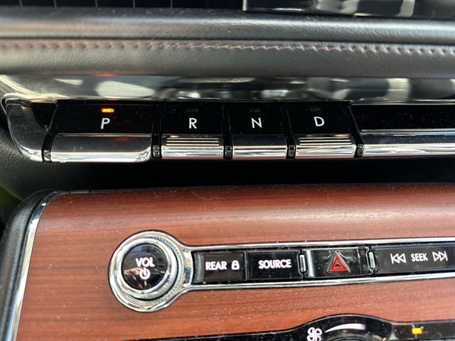 Used 2021 Black Lincoln Reserve image 24