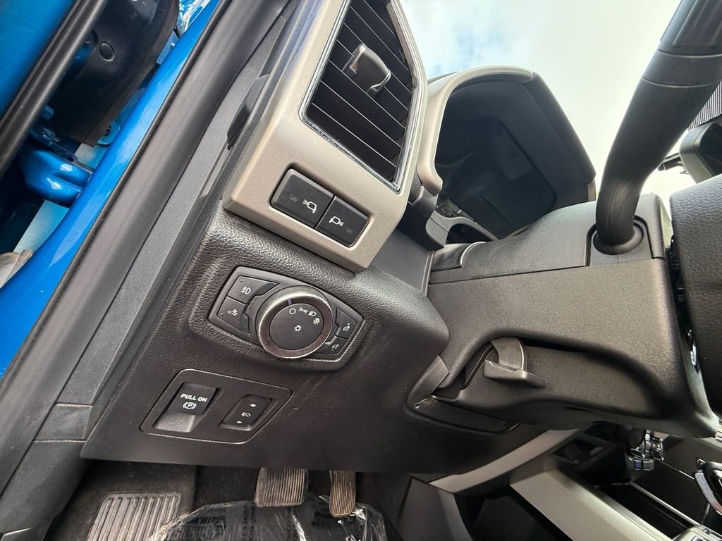 Used 2019 Blue Ford Lariat image 23