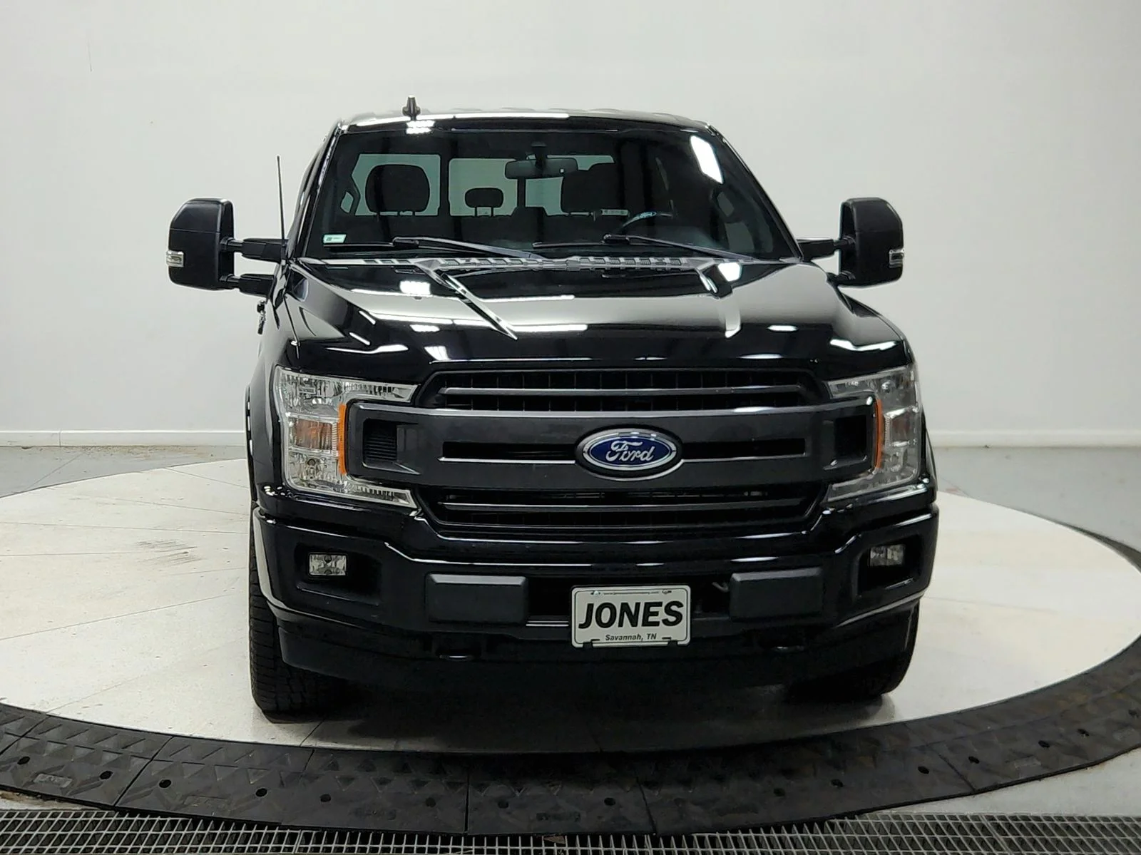 Used 2020 Black Ford XLT image 2