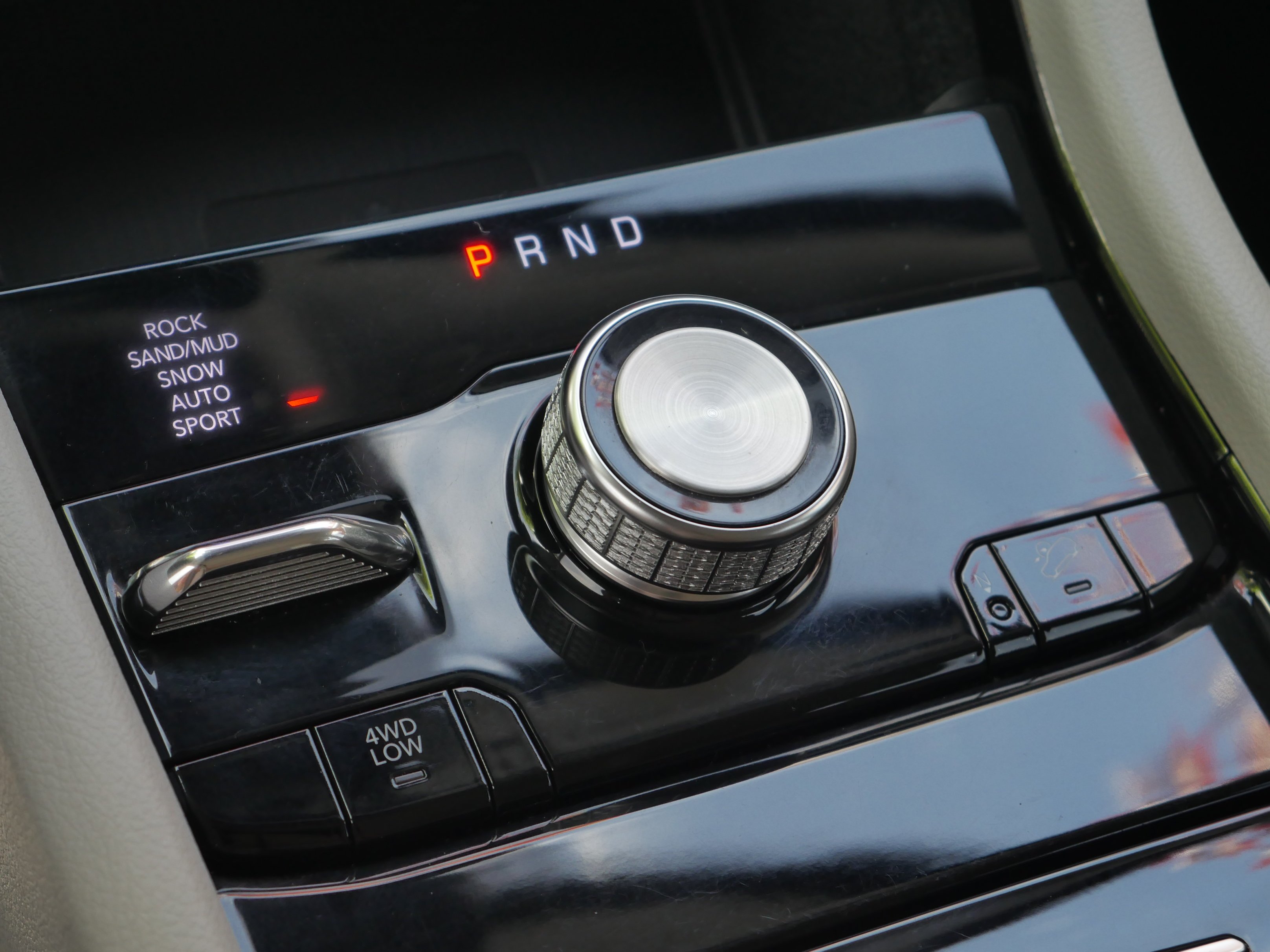 Used 2021 Silver Zynith Jeep Overland image 14