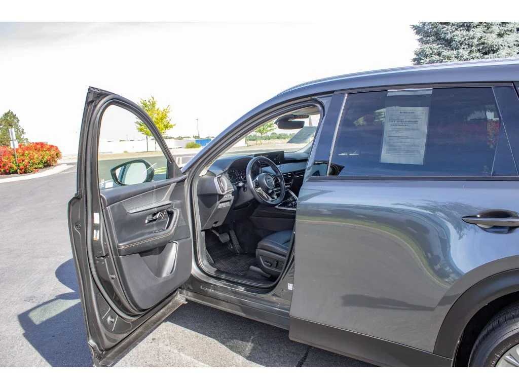 Used 2026 Machine Gray Metallic Mazda Preferred image 29