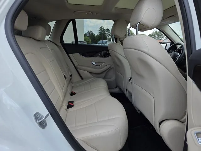 Used 2020 Polar White Mercedes-Benz GLC 300 image 31