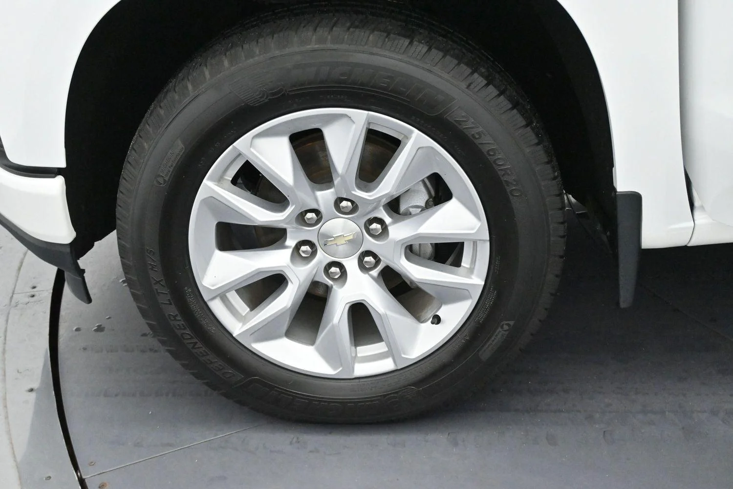 Used 2019 SUMMIT WHITE Chevrolet Custom image 29