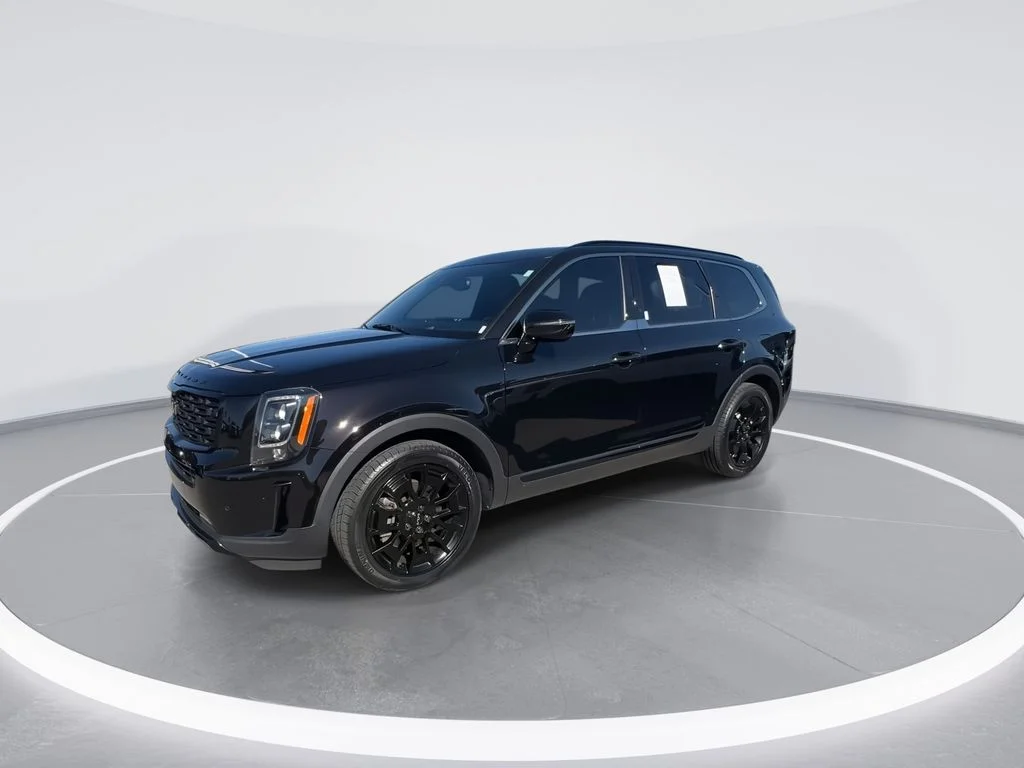 Used 2022 Black Kia SX image 4