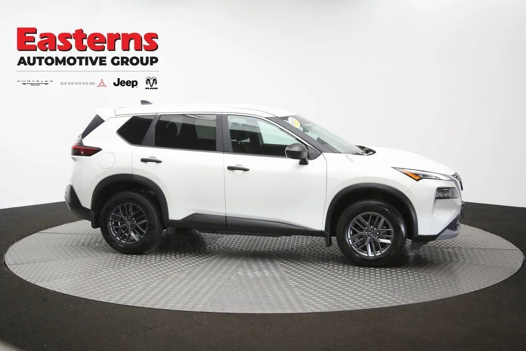 Used 2023 White Nissan S image 48
