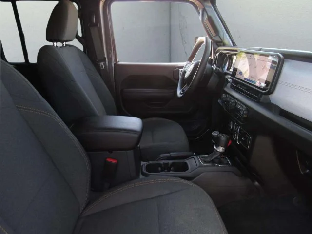 Used 2026 Crystal Metallic Jeep Sport image 8