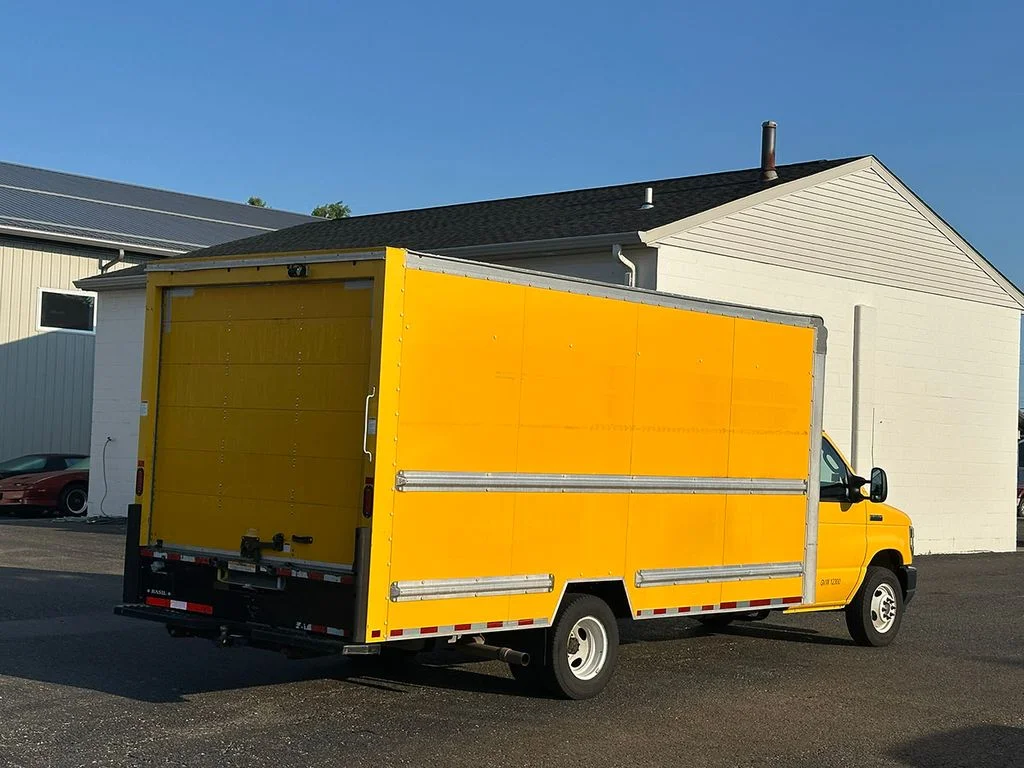Used 2022 Yellow Ford Base image 2