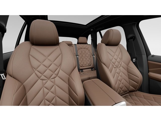 New 2026 Alpine White BMW sDrive40i image 11
