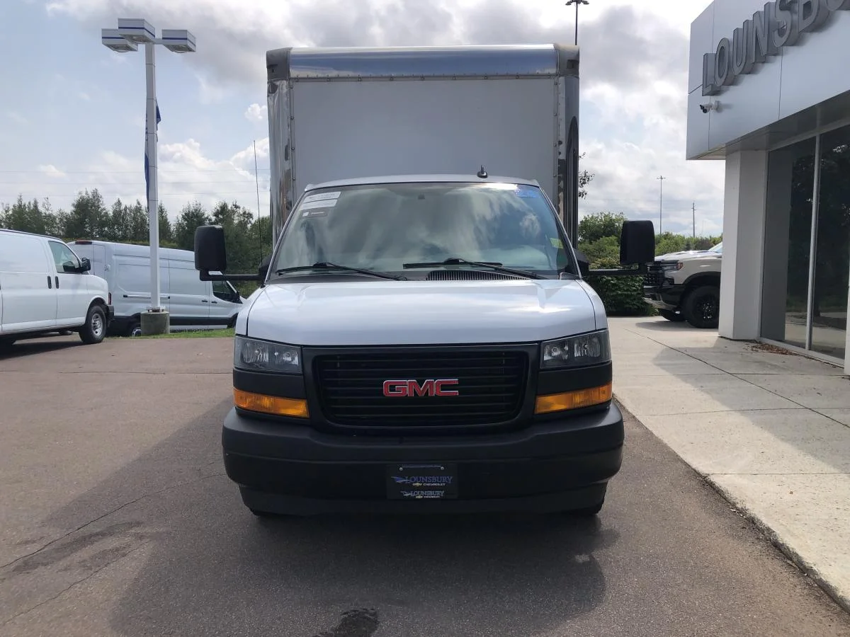 Used 2024 White GMC 3500 Van 177" image 4