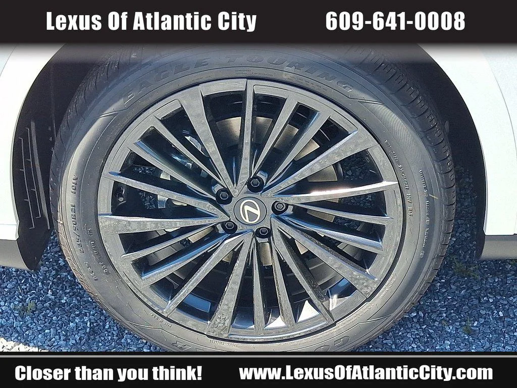 New 2026 Eminent White Pearl Lexus PREMIUM image 5
