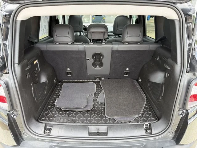 Used 2020 Black Jeep Limited image 25