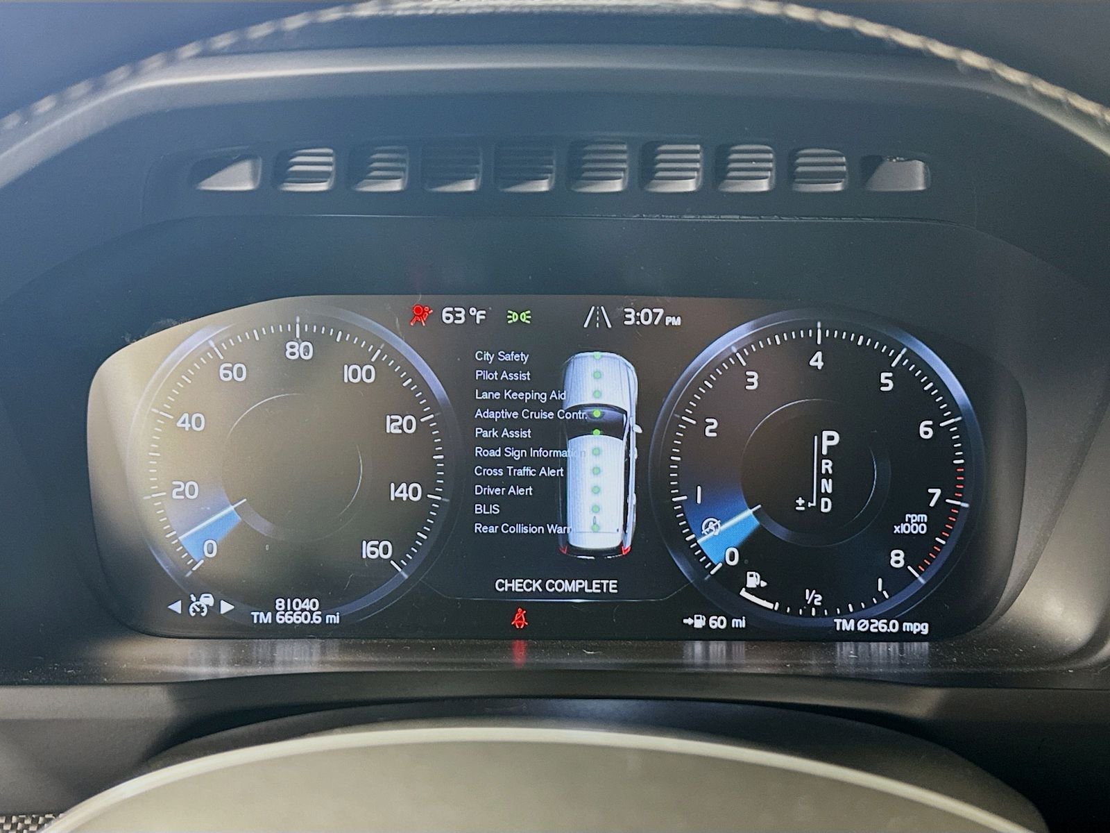 Used 2019 Crystal White Pearl Volvo T6 R-Design image 14