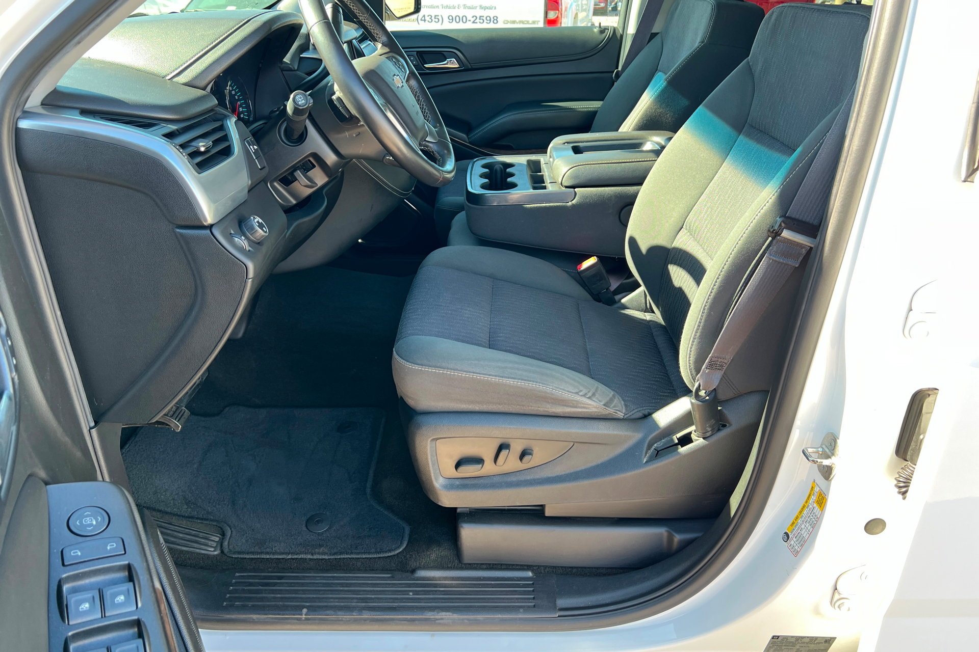 2017 Chevrolet Suburban LS - Photo 18