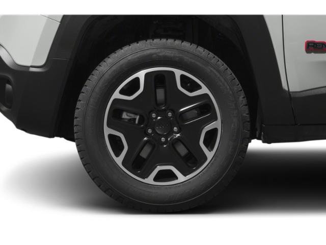 Used 2018 Alpine White Jeep Trailhawk image 14