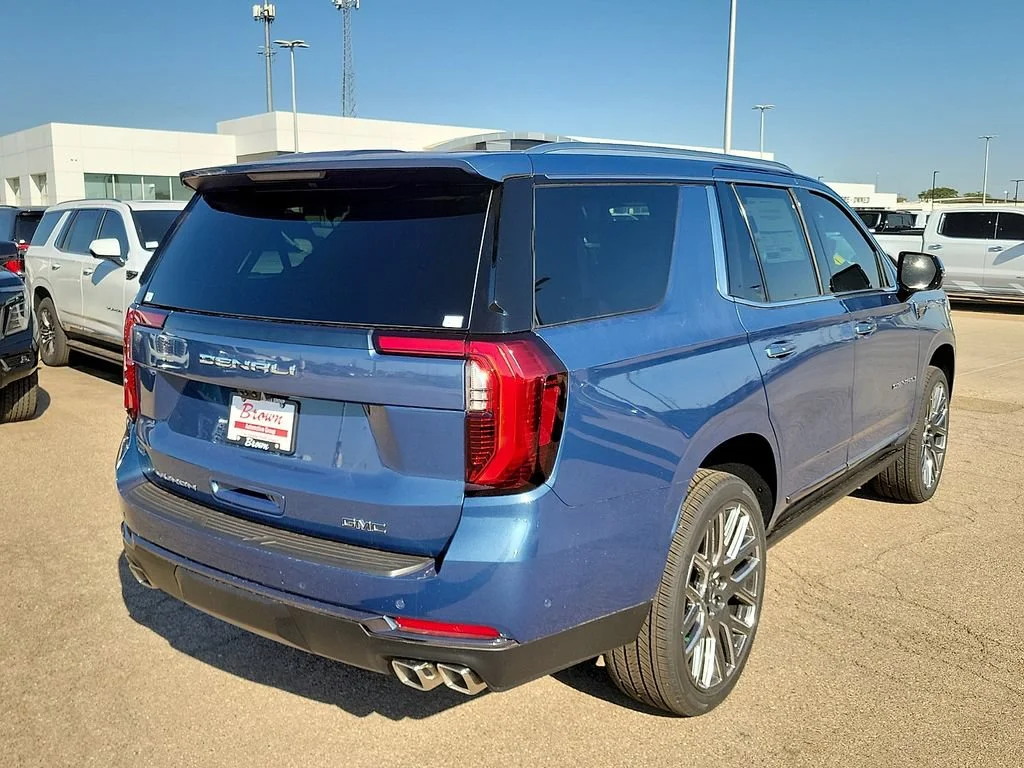2026 GMC Yukon Denali Ultimate - Photo 10