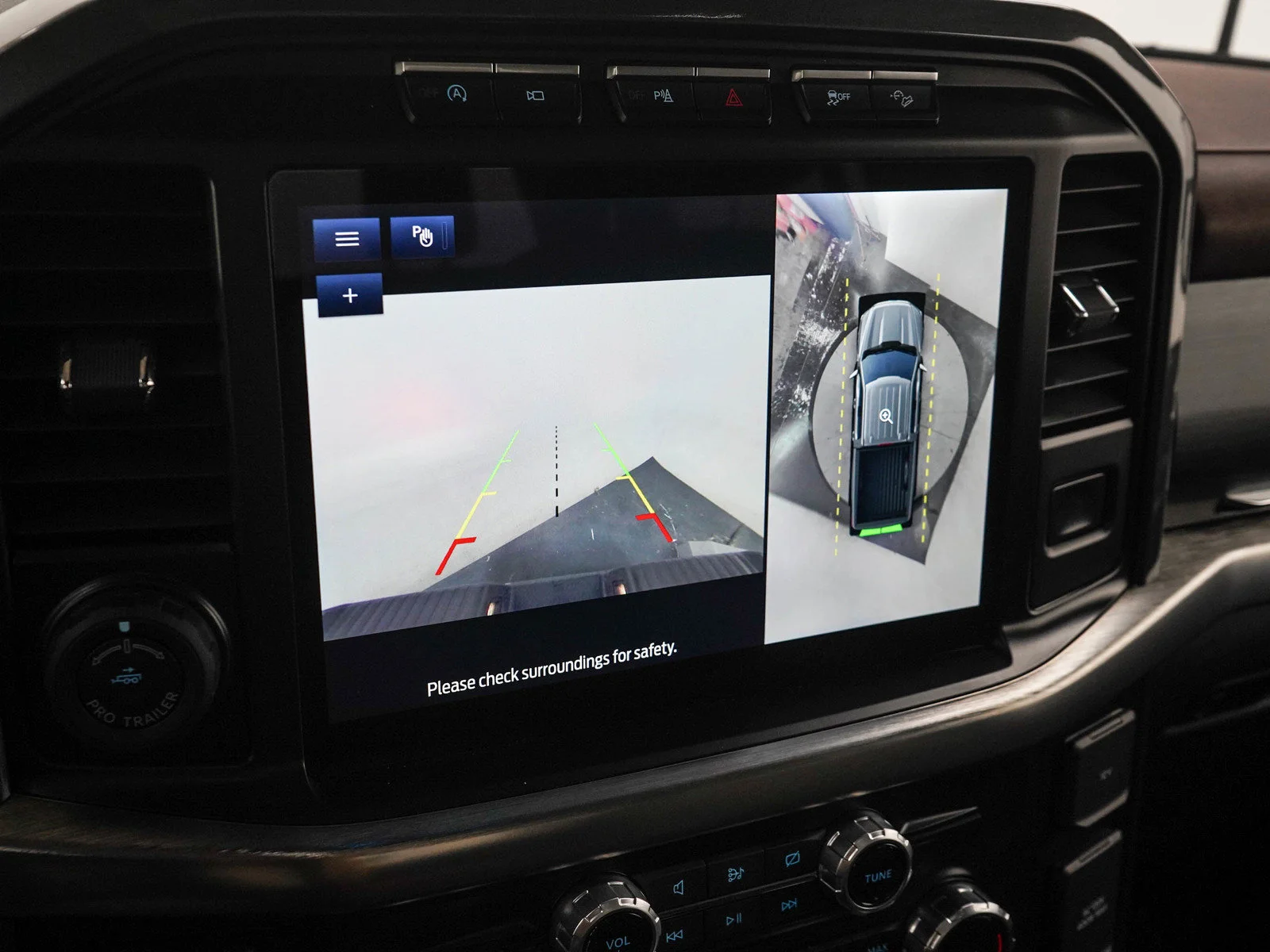 Used 2023  Ford Lariat image 21