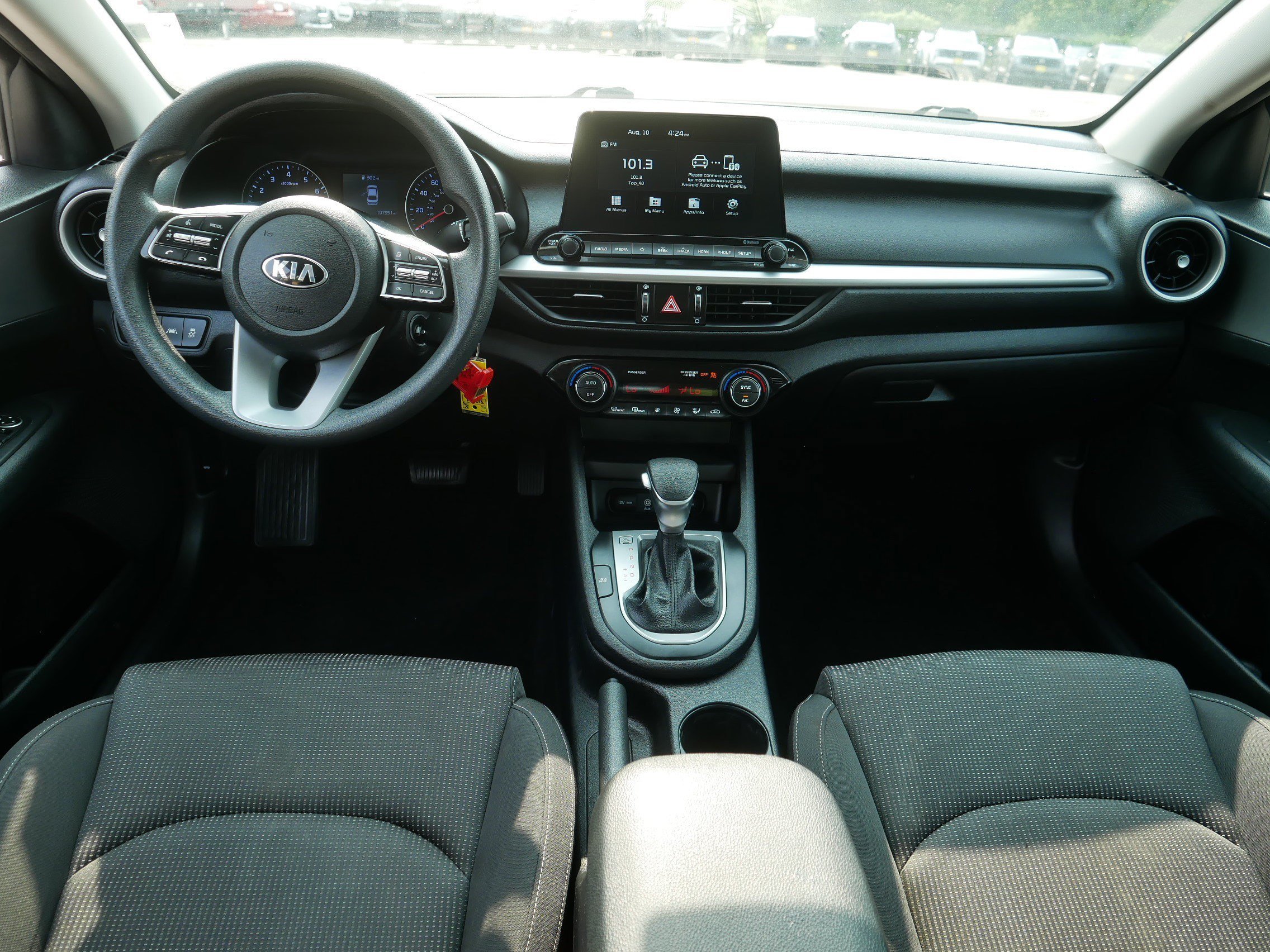 Used 2019 Clear White Kia LXS image 10