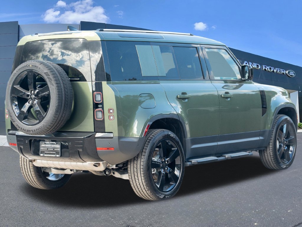 New 2026 Woolstone Green Land Rover S image 4