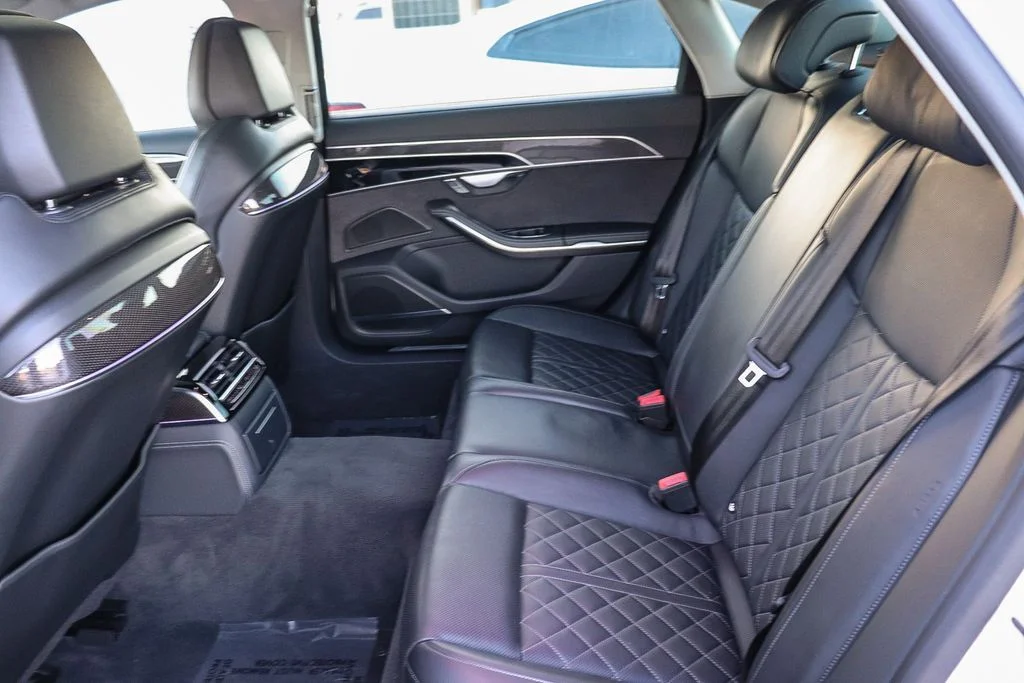 Used 2022  Audi 4.0T image 22