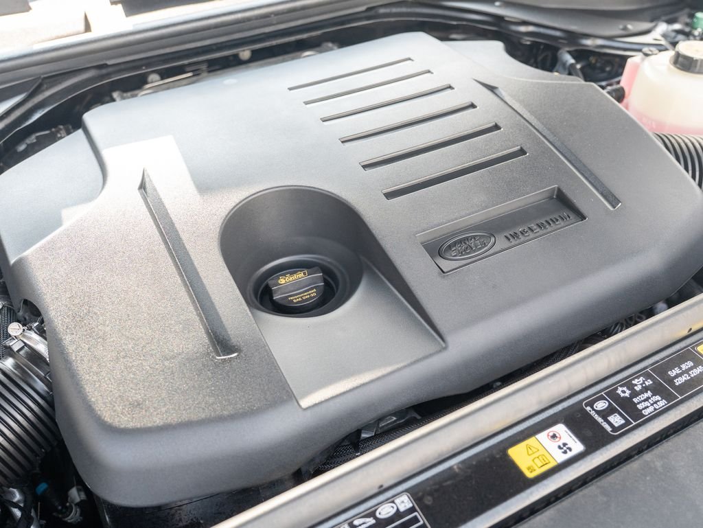 Used 2026 Black Land Rover Dynamic SE image 37
