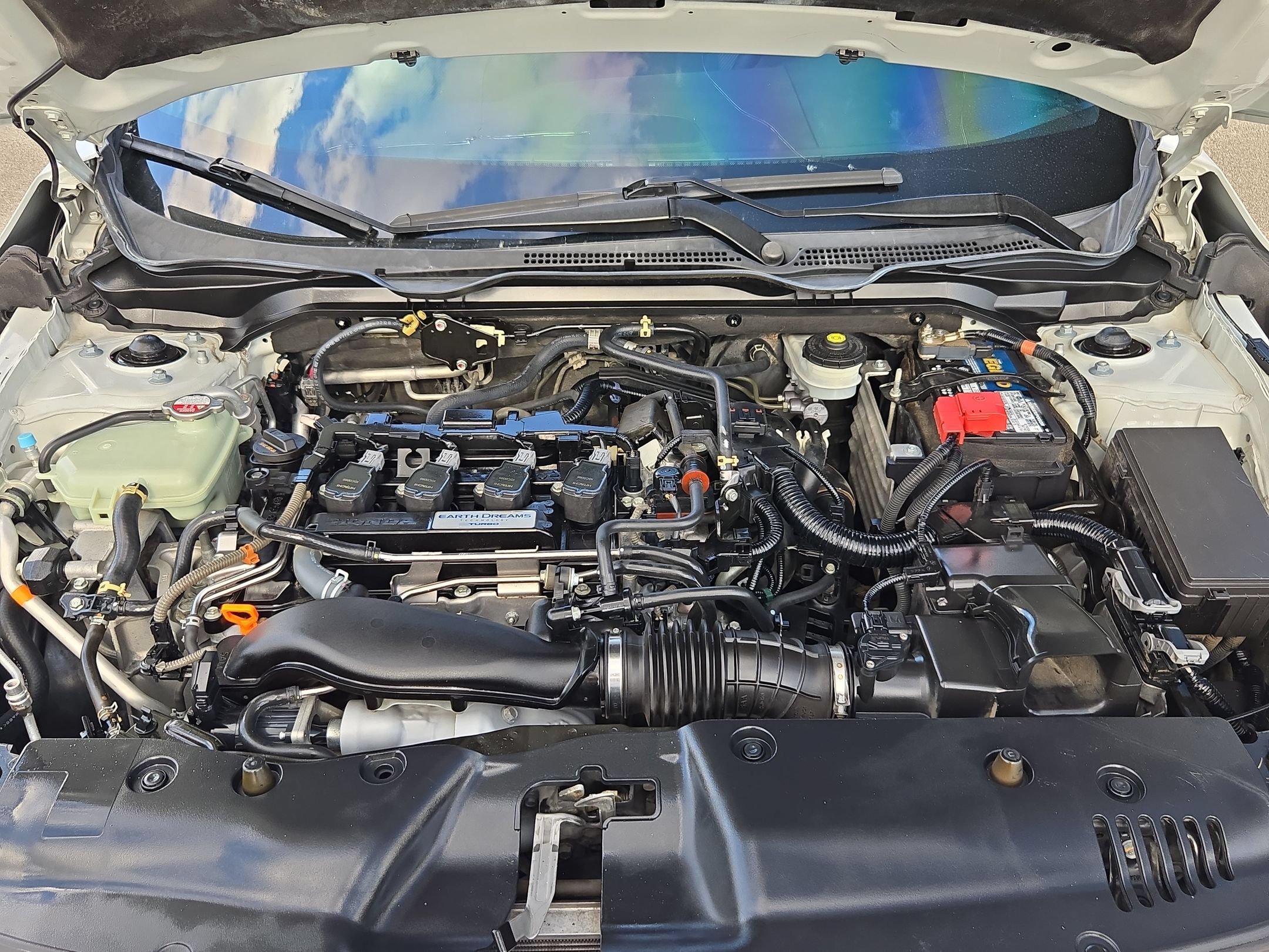 Used 2018 White Honda  image 31