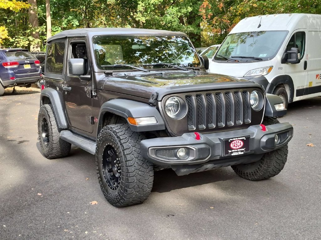 Used 2019 Gray Jeep Sport image 1