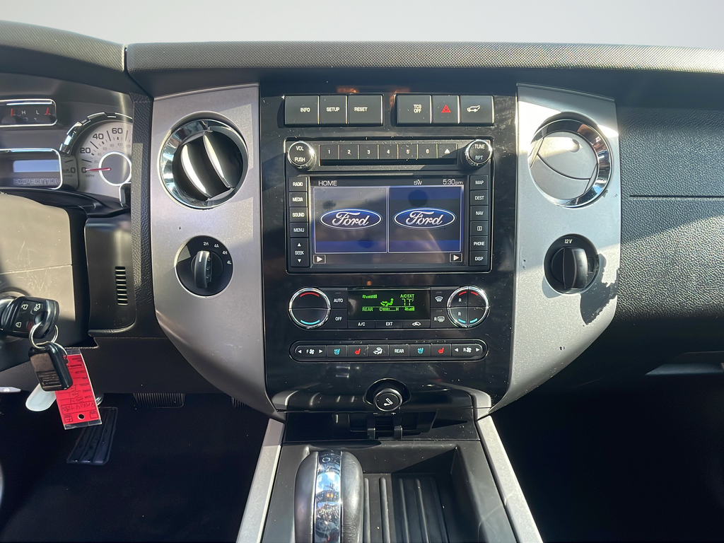 Used 2014 White Ford Limited image 24