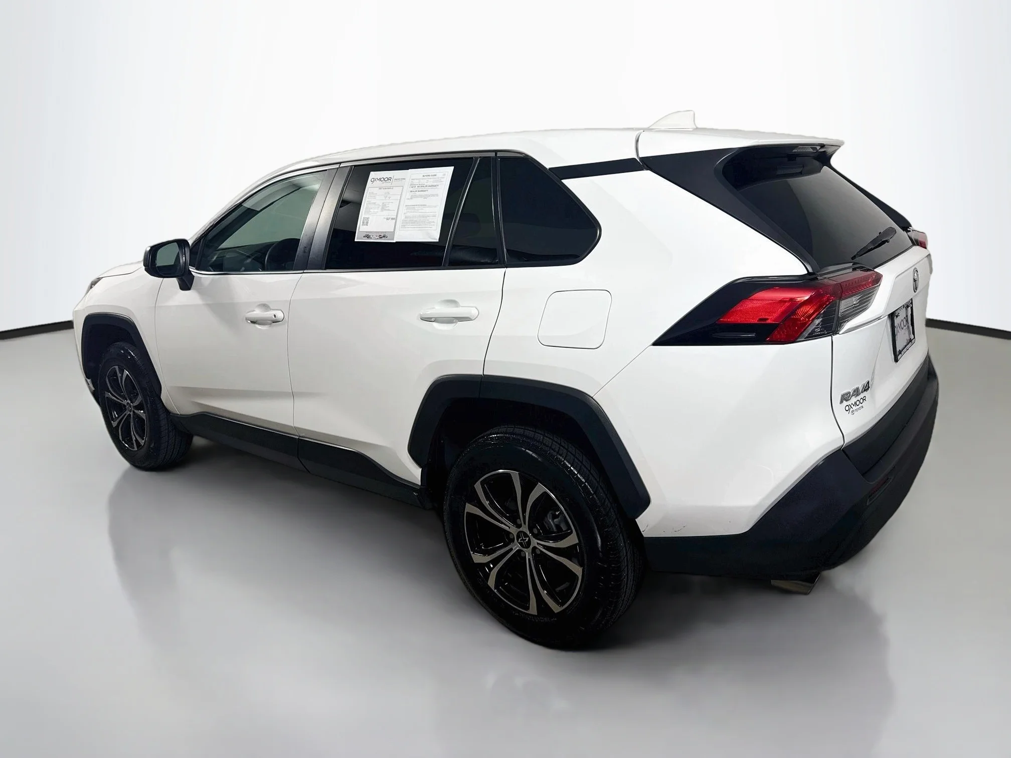 Certified Used 2022 White Toyota LE image 5