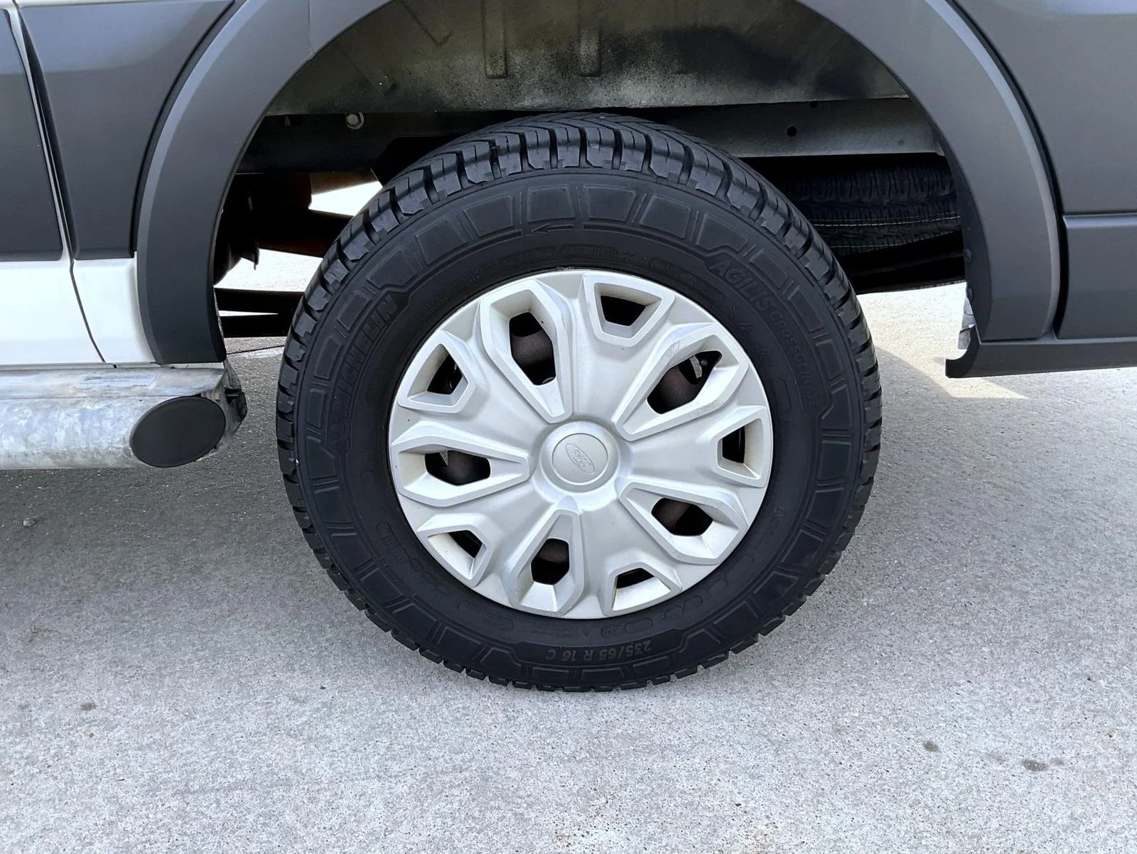 Used 2018 White Ford Base image 23