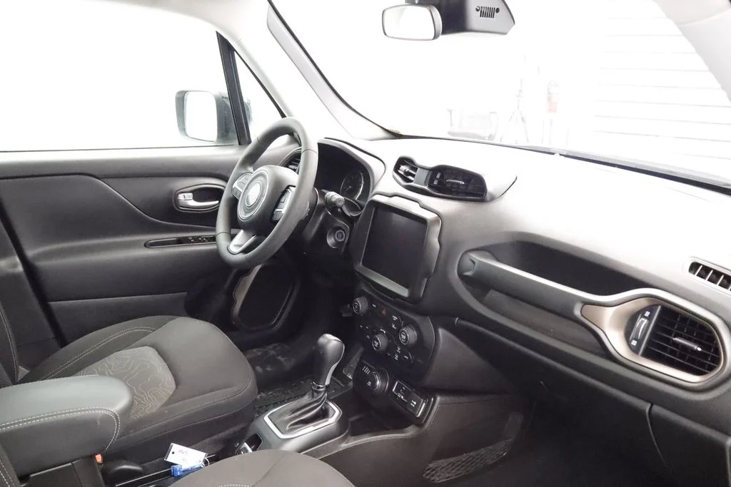 Certified Used 2023 White Jeep Latitude image 26