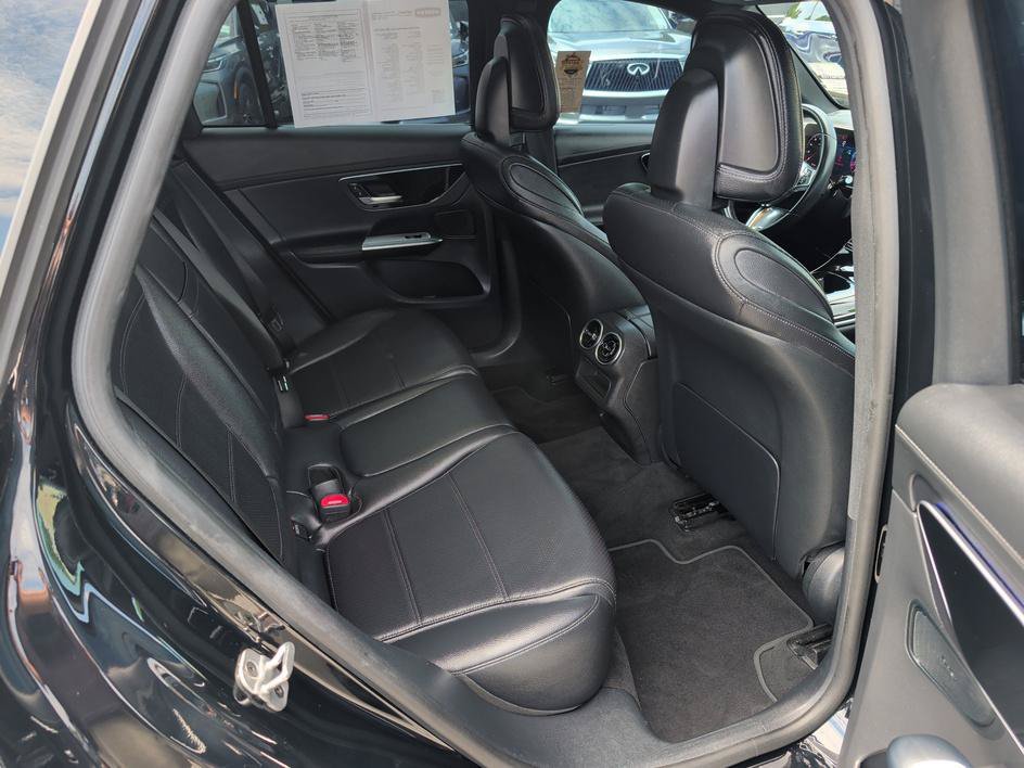 Used 2025 Black Mercedes-Benz GLC 300 image 13