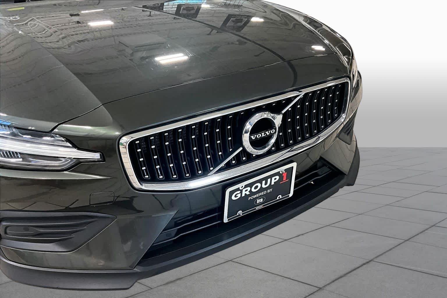 Used 2020 Pine Grey Metallic Volvo  image 30