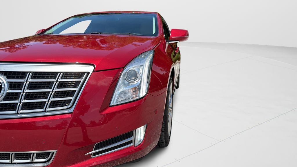 Used 2014 Red Cadillac Luxury image 32