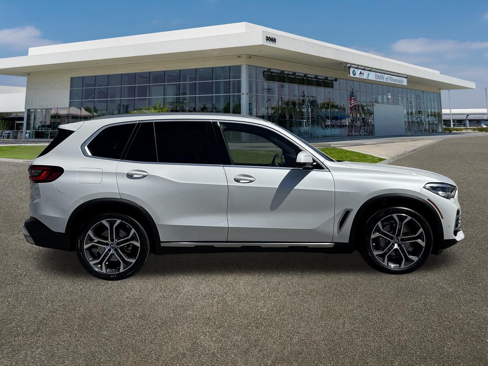 Certified Used 2023 Mineral White Metallic BMW xDrive40i image 12