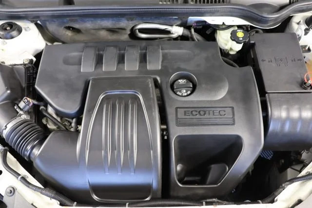 Used 2005 White Chevrolet Base image 18