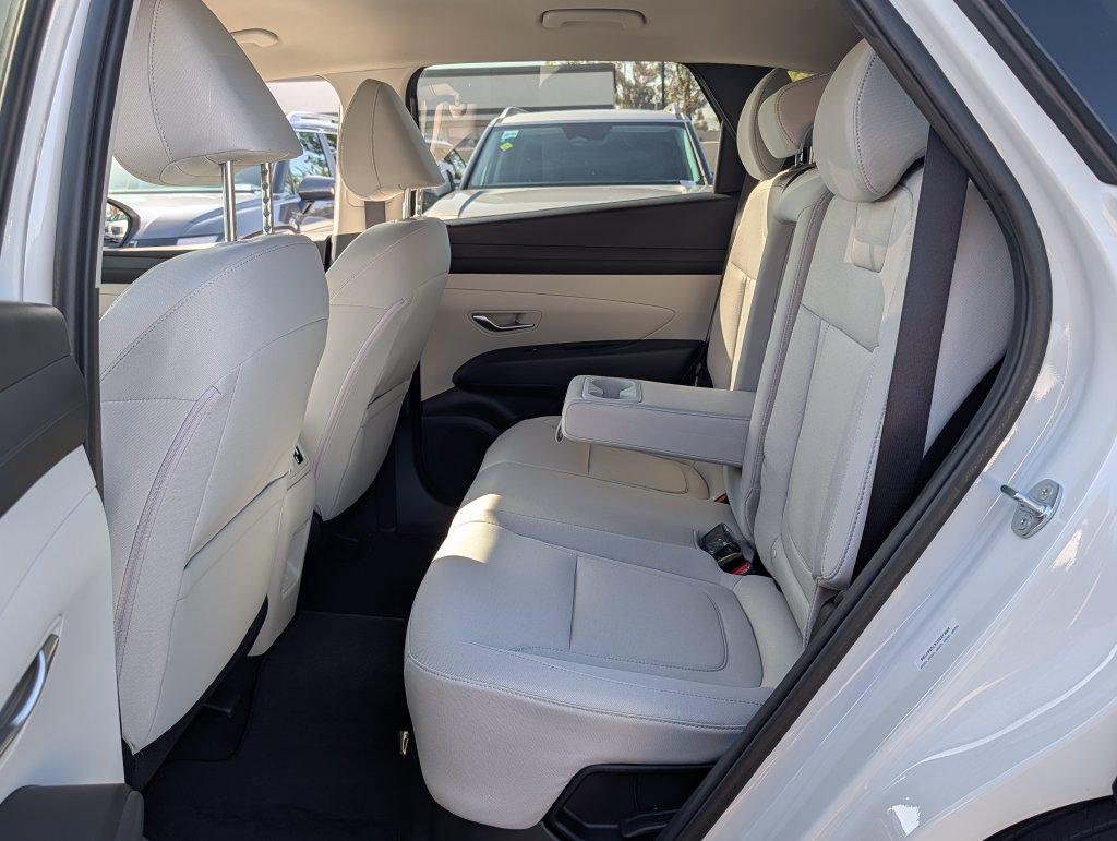 New 2026 White Hyundai SEL FWD image 13