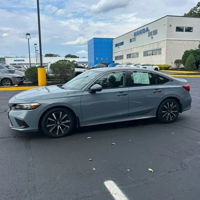 Used 2023  Honda EX image 4